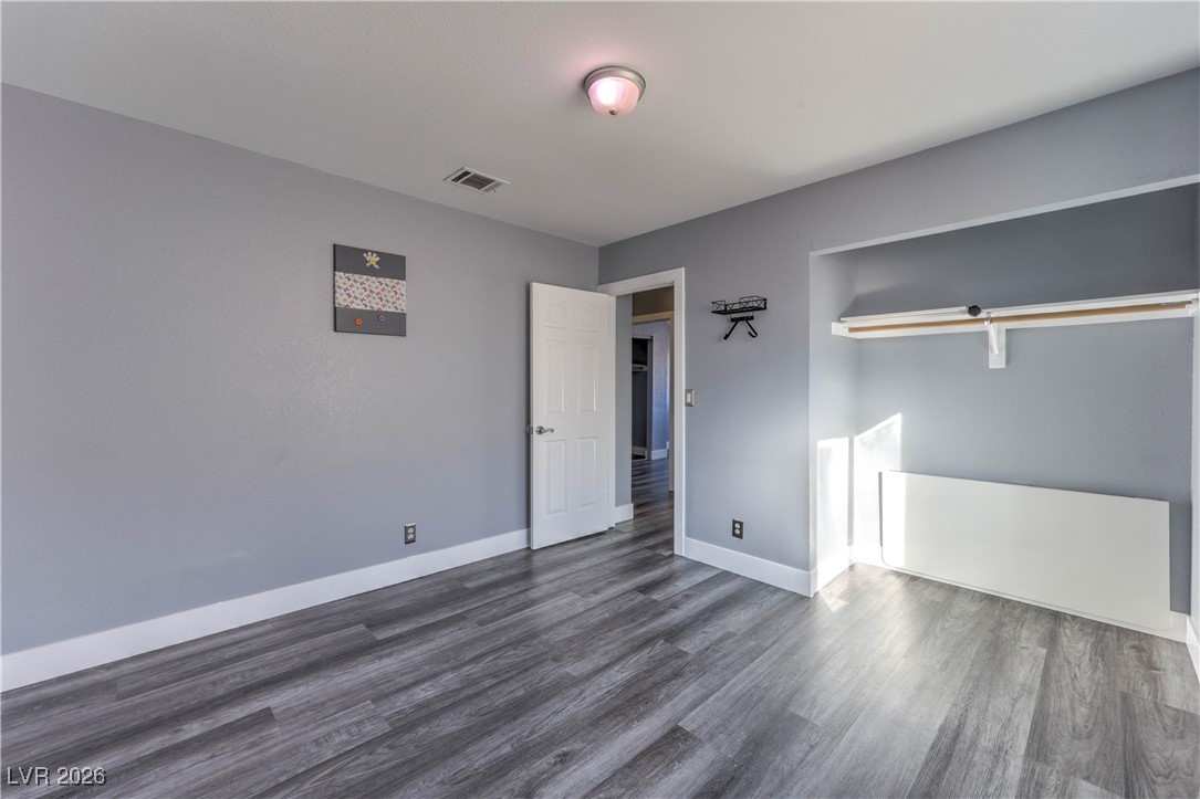 9405 Crosspointe Avenue Las Vegas, NV 89117 - Photo 20 of 37 Upstairs Bedroom #3