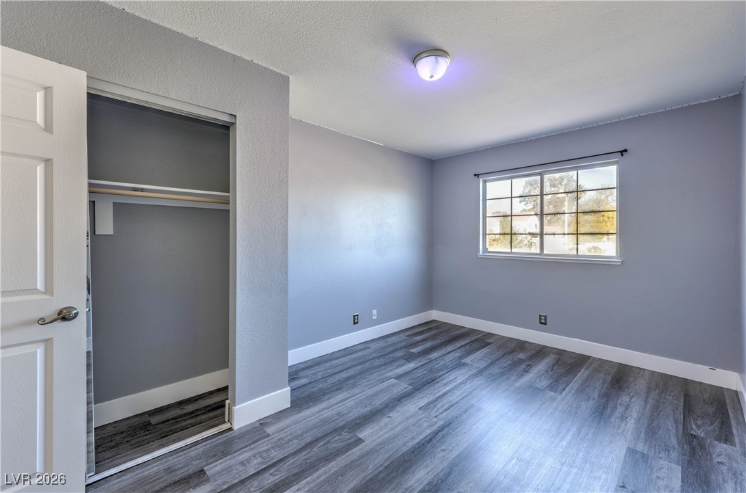 9405 Crosspointe Avenue Las Vegas, NV 89117 - Photo 22 of 37 Upstairs Bedroom #5