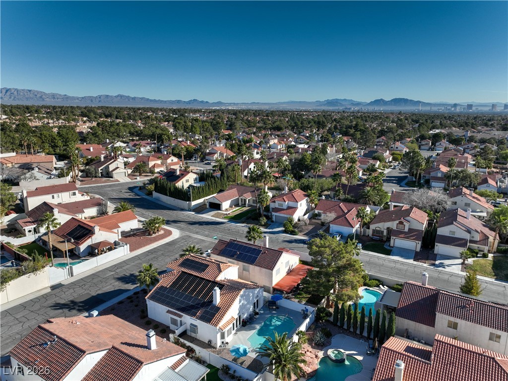 9405 Crosspointe Avenue Las Vegas, NV 89117 - Photo 33 of 37 The Lakes Community