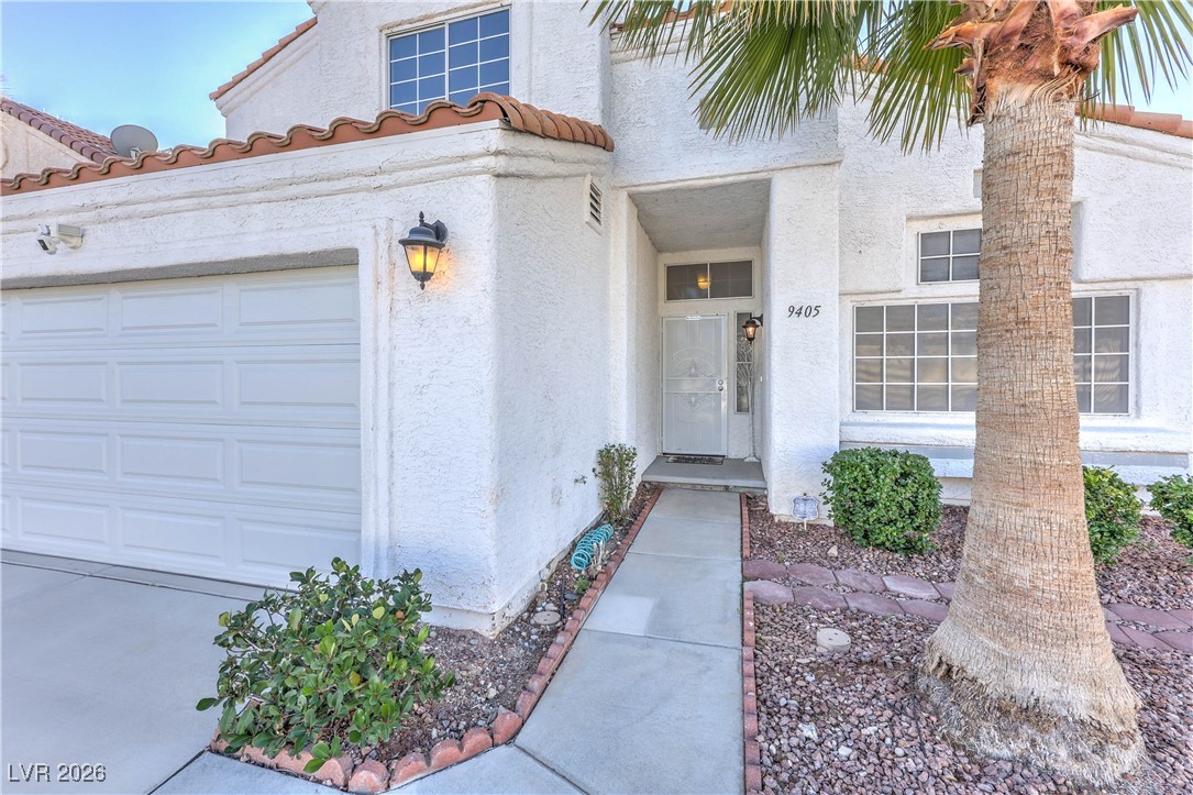 9405 Crosspointe Avenue Las Vegas, NV 89117 - Photo 4 of 37