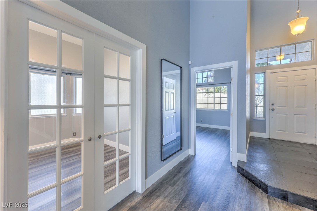 9405 Crosspointe Avenue Las Vegas, NV 89117 - Photo 6 of 37 Office / Den w/ Doors