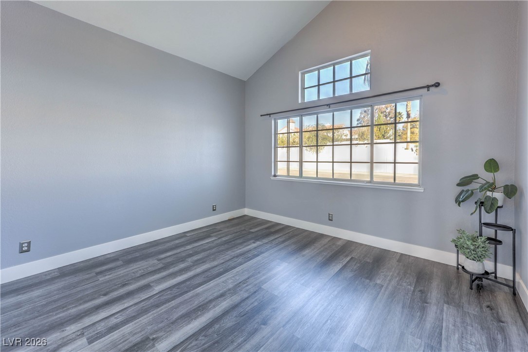 9405 Crosspointe Avenue Las Vegas, NV 89117 - Photo 8 of 37 Downstairs Bedroom #1
