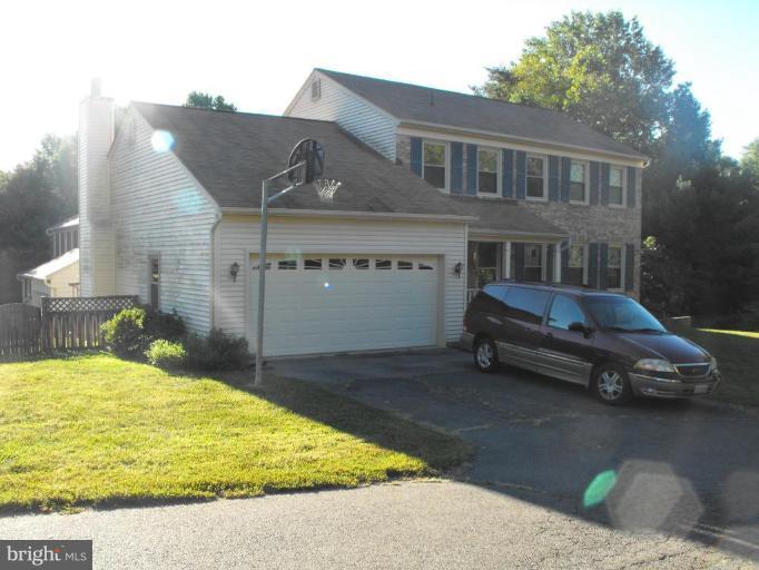 8803 Shadowlake Way Springfield, VA 22153 - Photo 10 of 17 Exterior #2
