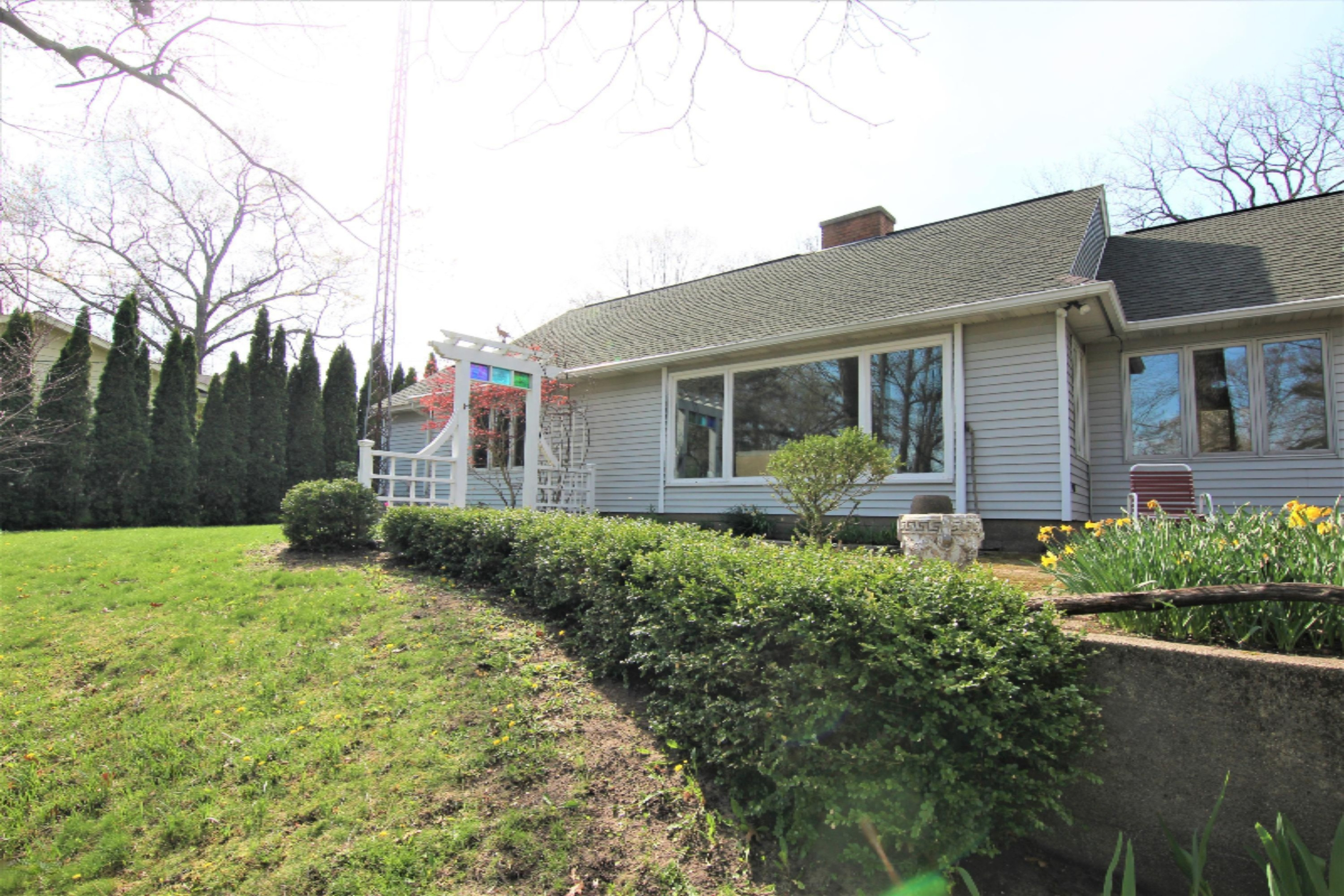 80 North Bear Lake Road Muskegon, MI 49445 - Photo 12 of 61 Back of House 2
