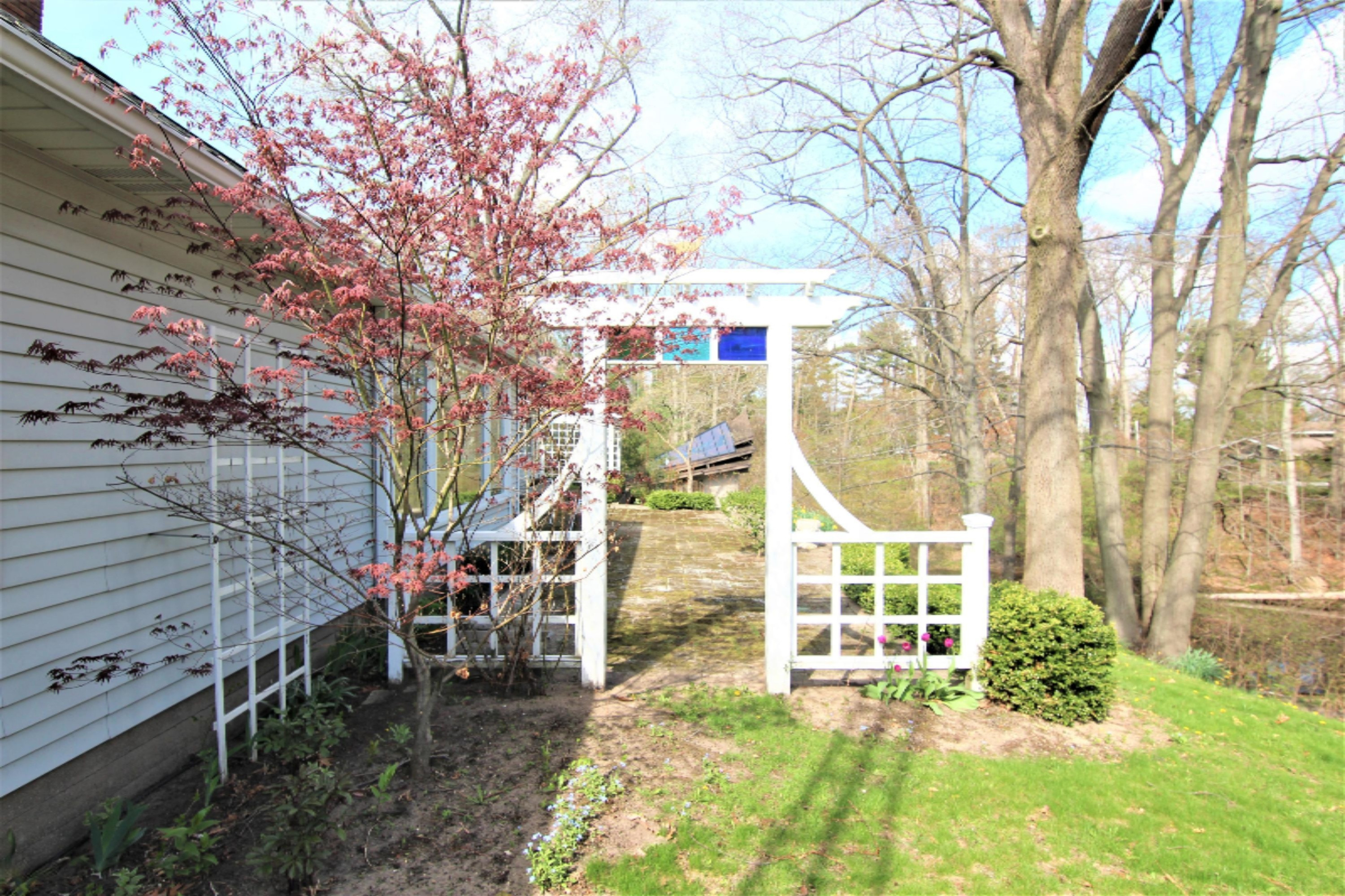 80 North Bear Lake Road Muskegon, MI 49445 - Photo 13 of 61 Back Patio 3