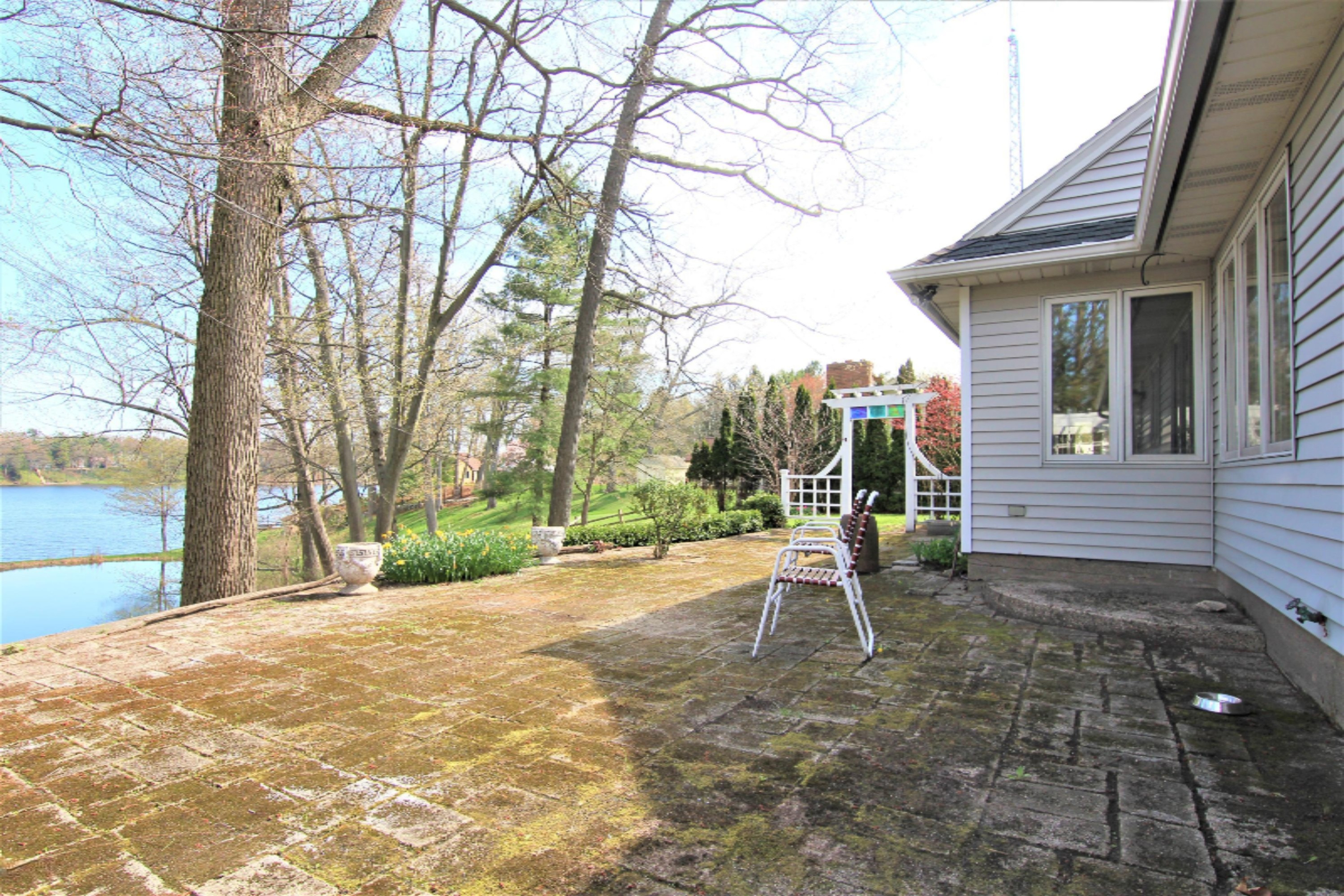 80 North Bear Lake Road Muskegon, MI 49445 - Photo 16 of 61 Back Patio 2