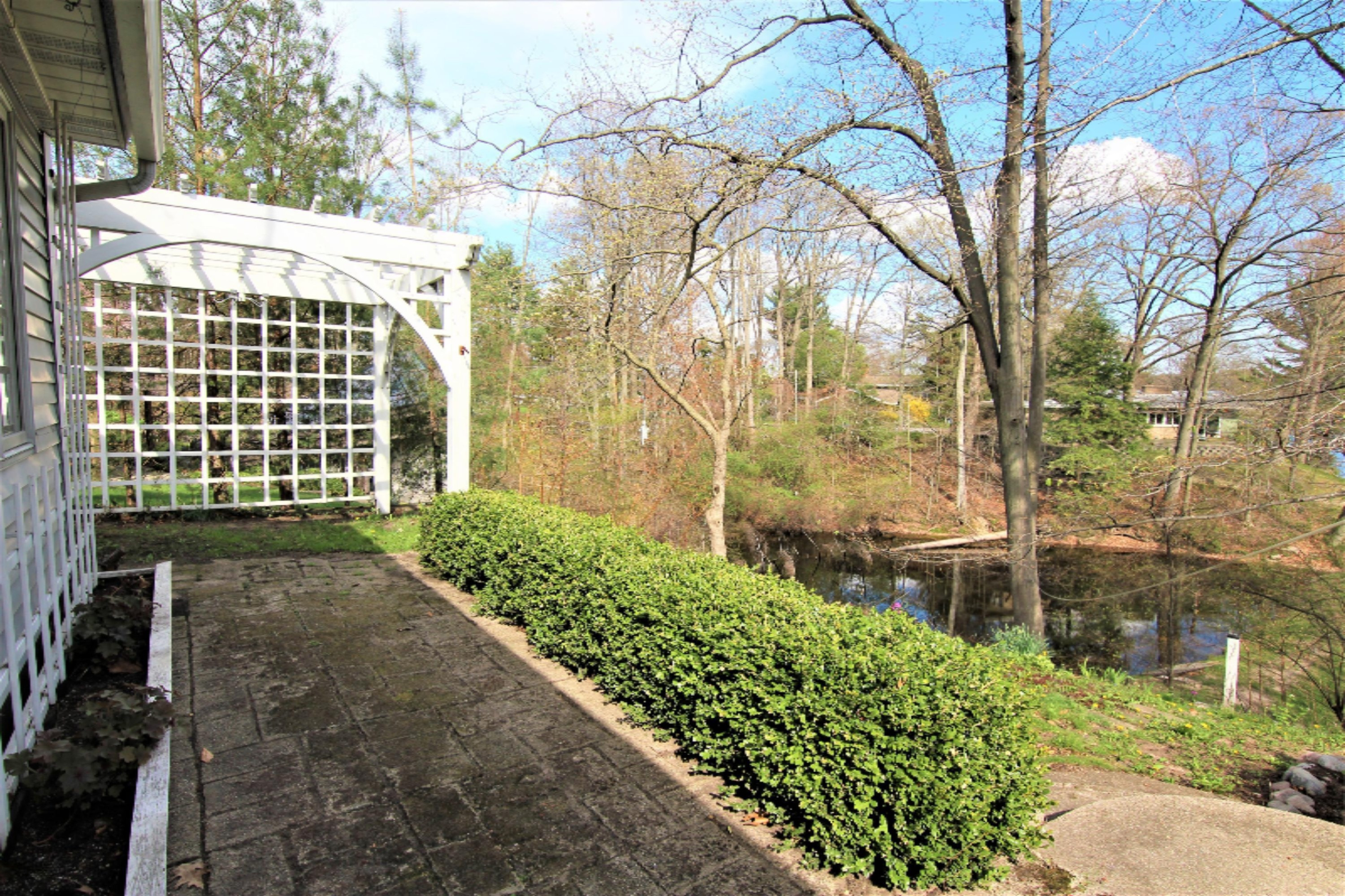 80 North Bear Lake Road Muskegon, MI 49445 - Photo 18 of 61 Back Patio 5