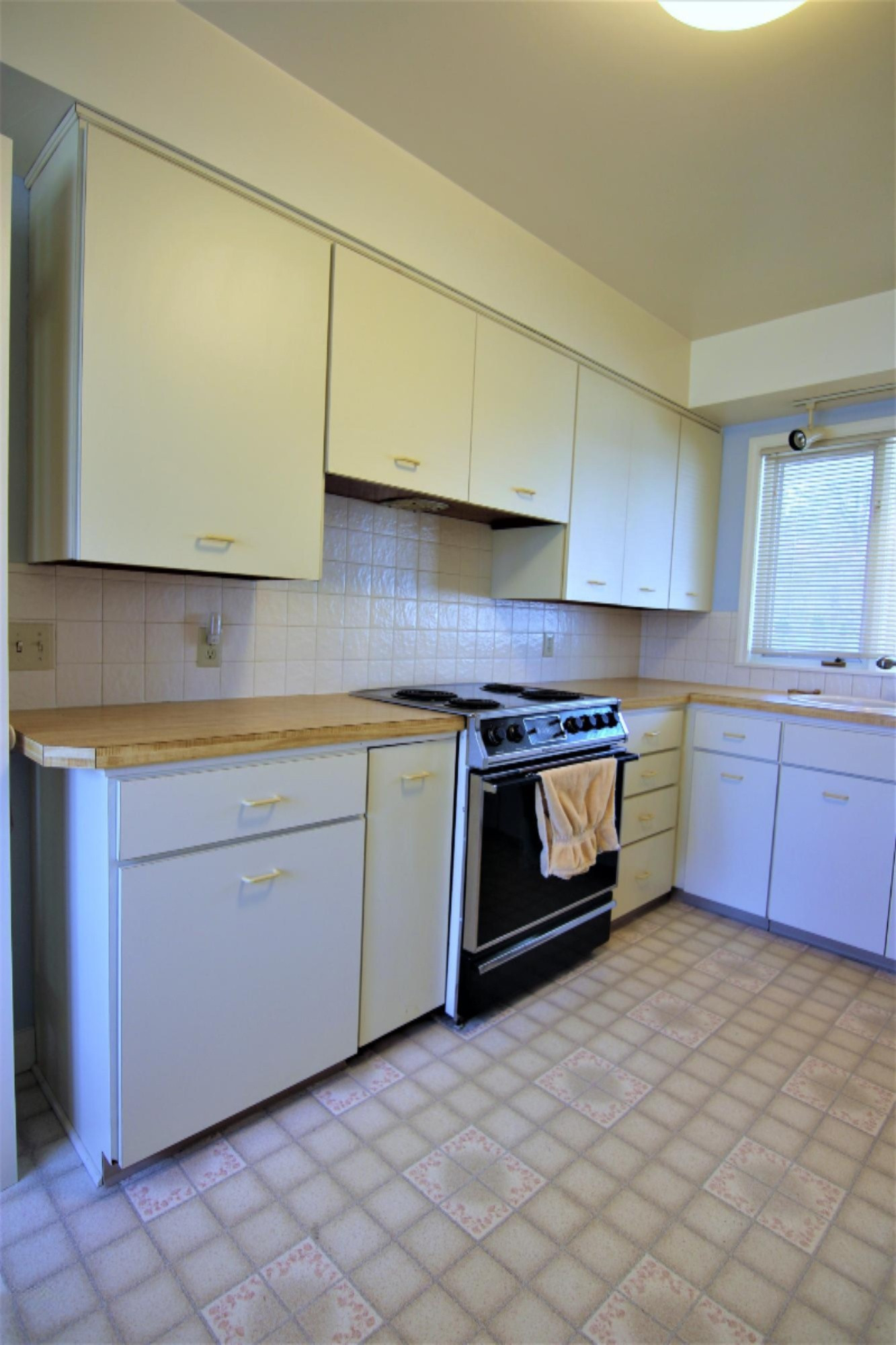 80 North Bear Lake Road Muskegon, MI 49445 - Photo 24 of 61 Kitchen 4