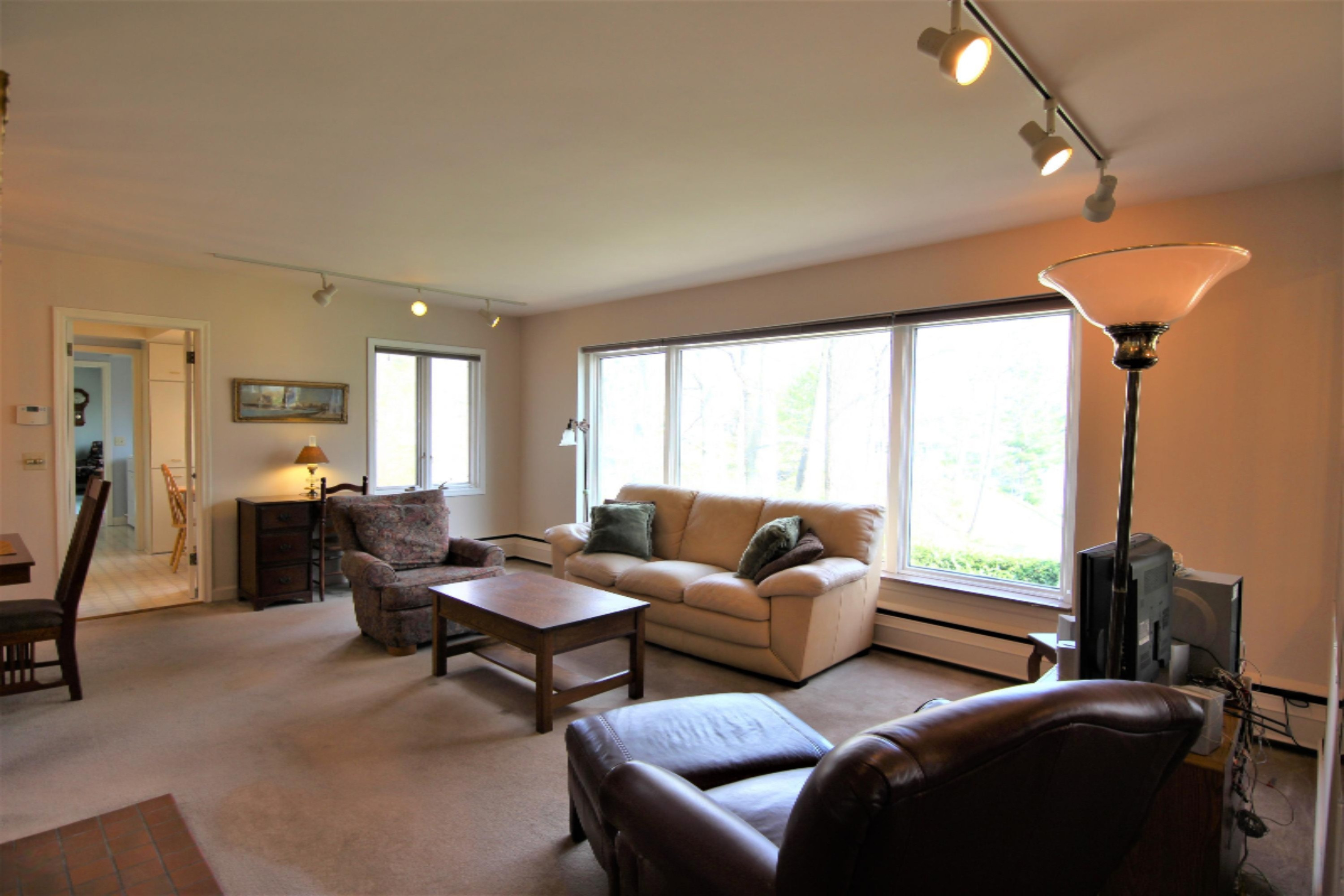 80 North Bear Lake Road Muskegon, MI 49445 - Photo 27 of 61 Living Room 1