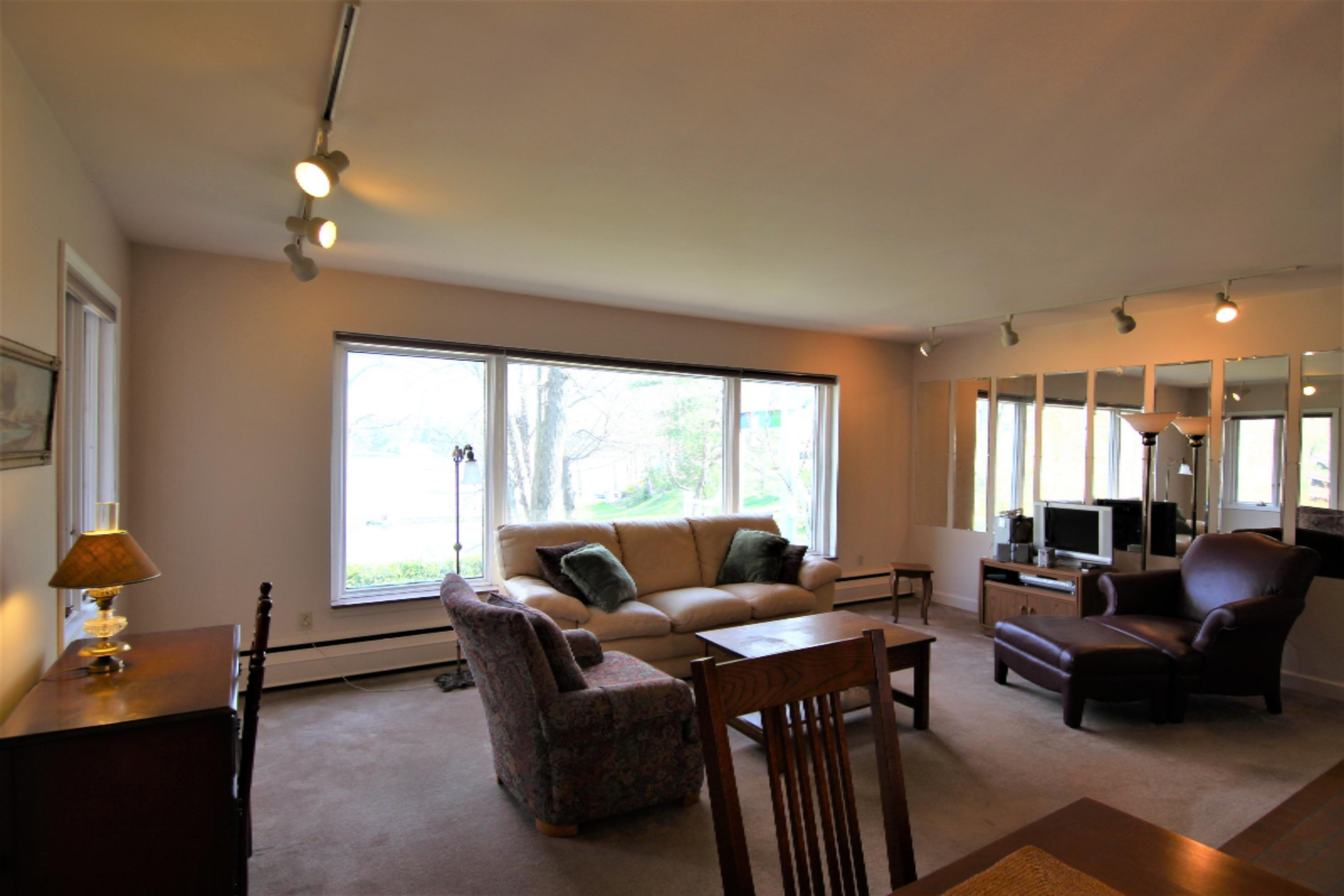 80 North Bear Lake Road Muskegon, MI 49445 - Photo 28 of 61 Living Room 2