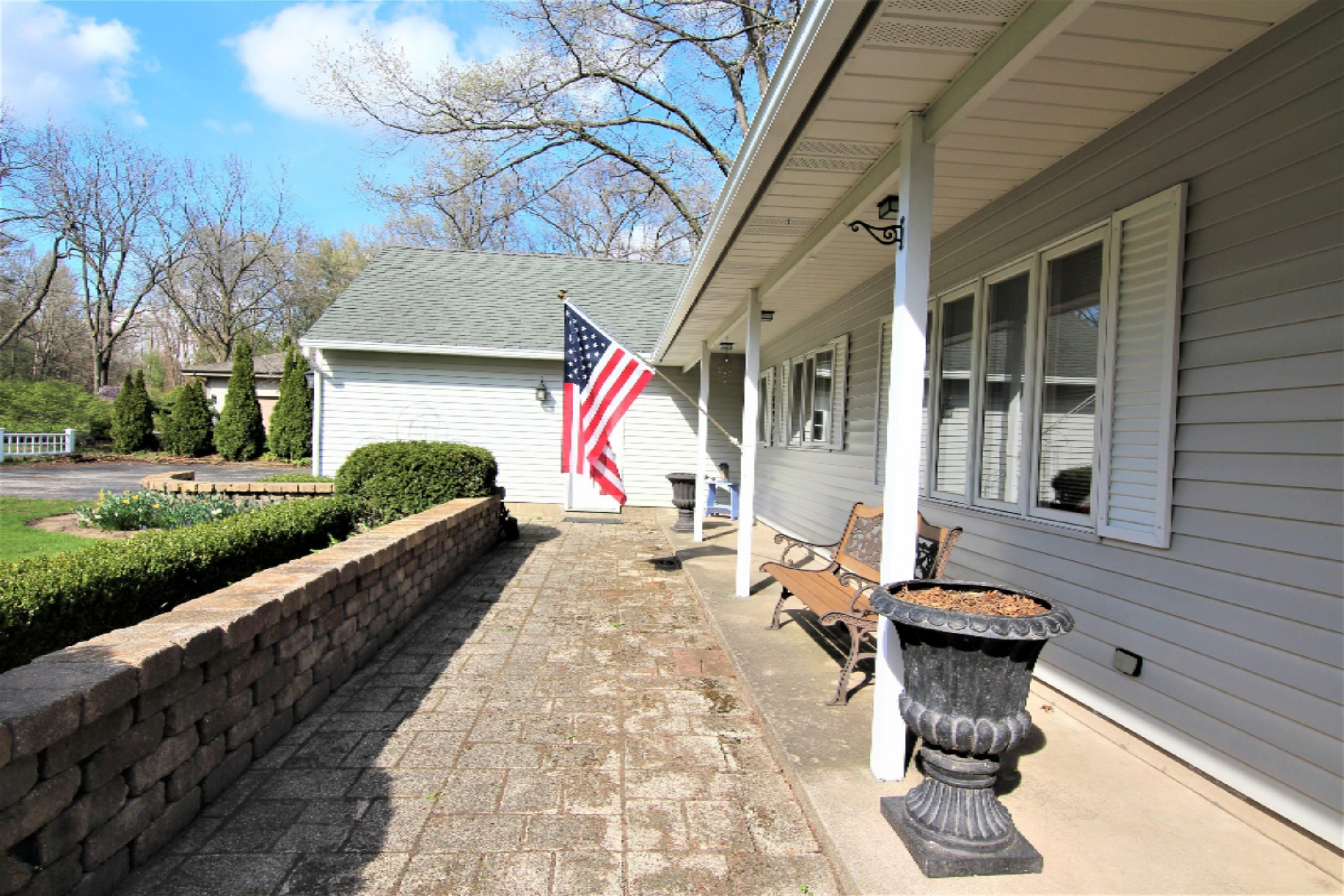 80 North Bear Lake Road Muskegon, MI 49445 - Photo 7 of 61 Front 6