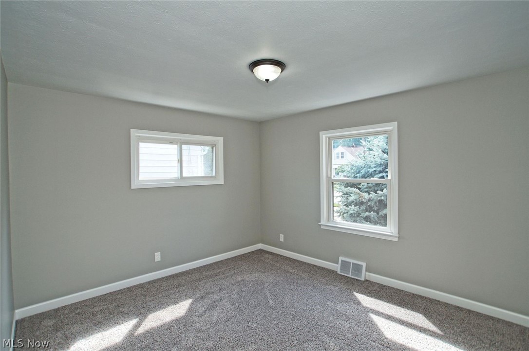 30317 Barjode Road Willowick, OH 44095 - Photo 11 of 25