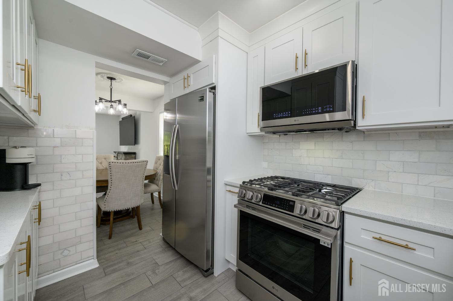 16 Finch Road Howell, NJ 07731 - Photo 9 of 35