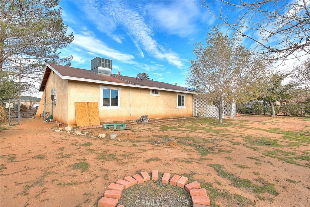 22133 Thunderbird Road Apple Valley, CA 92307 - Photo 19 of 23