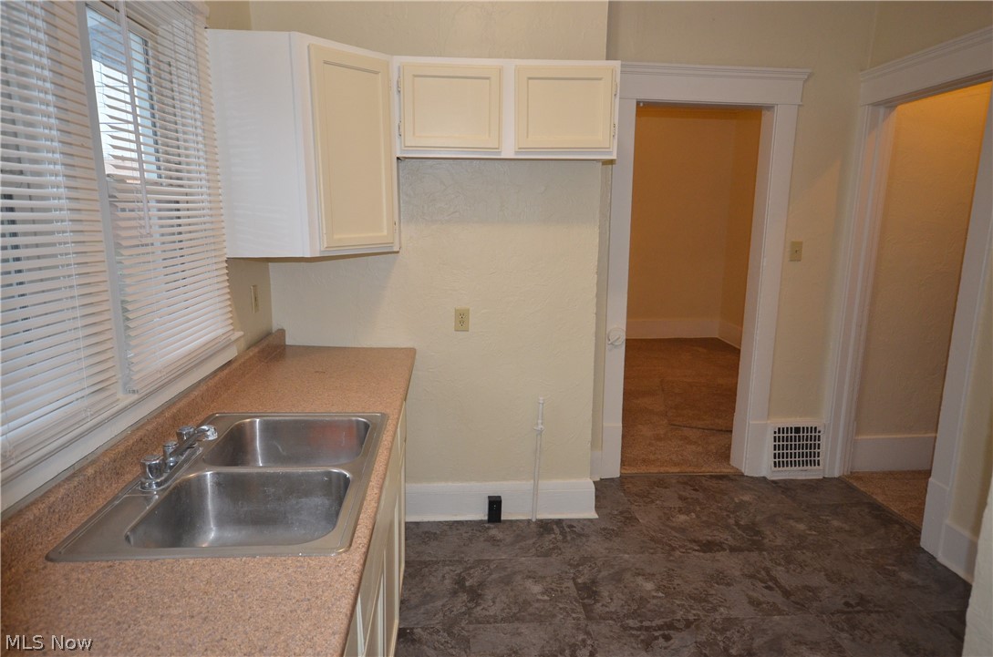 723 Copley Road Akron, OH 44320 - Photo 13 of 34 Kitchen