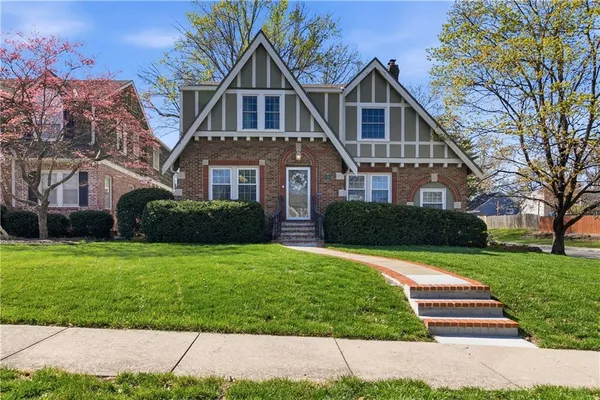 $499,900 | 1295 West 72 Terrace, Kansas City, MO 64114