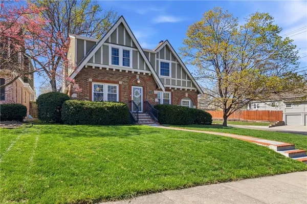 $499,900 | 1295 West 72 Terrace, Kansas City, MO 64114