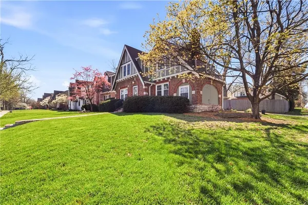 $499,900 | 1295 West 72 Terrace, Kansas City, MO 64114