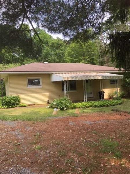 GREAT 3 BEDROOM BUNGALOW RANCH WITH VERY PRIVATE BACK YARD.