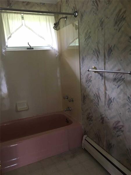 60 Superior Road Tarentum, PA 15084 - Photo 9 of 9 BATH WITH SHOWER AND TUB.