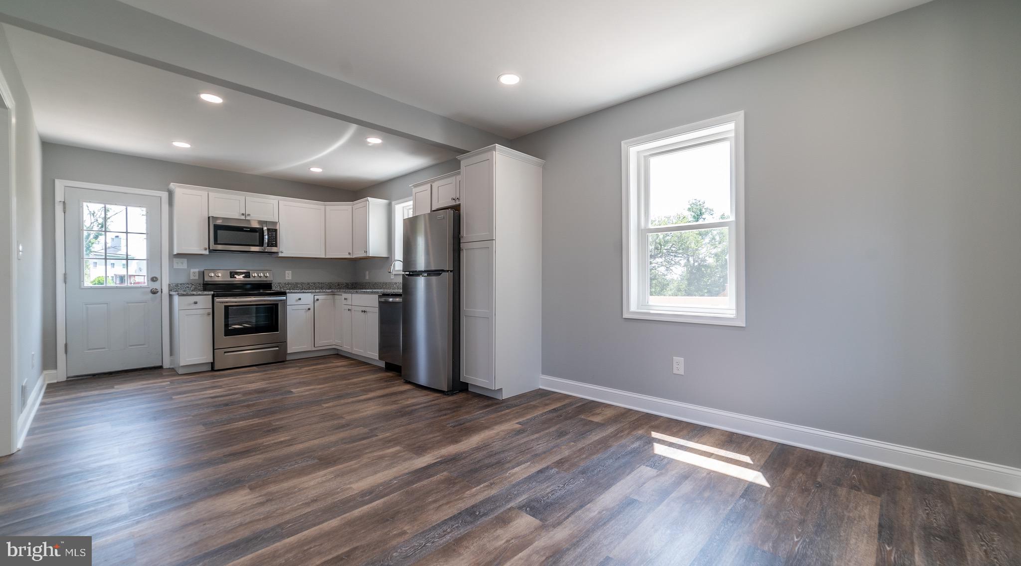 2403 North Rolling Road Baltimore, MD 21244 - Photo 11 of 31