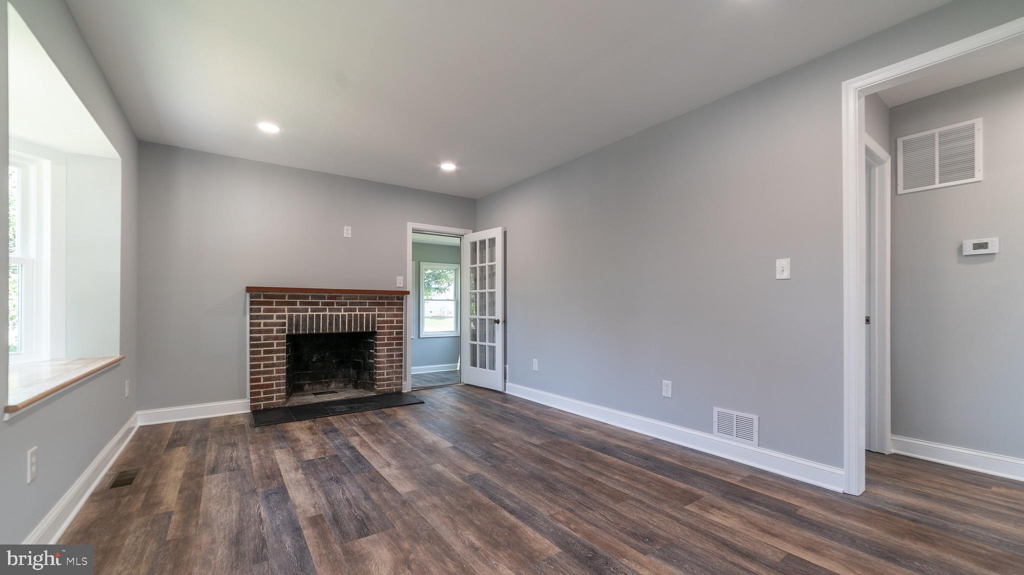2403 North Rolling Road Baltimore, MD 21244 - Photo 13 of 31