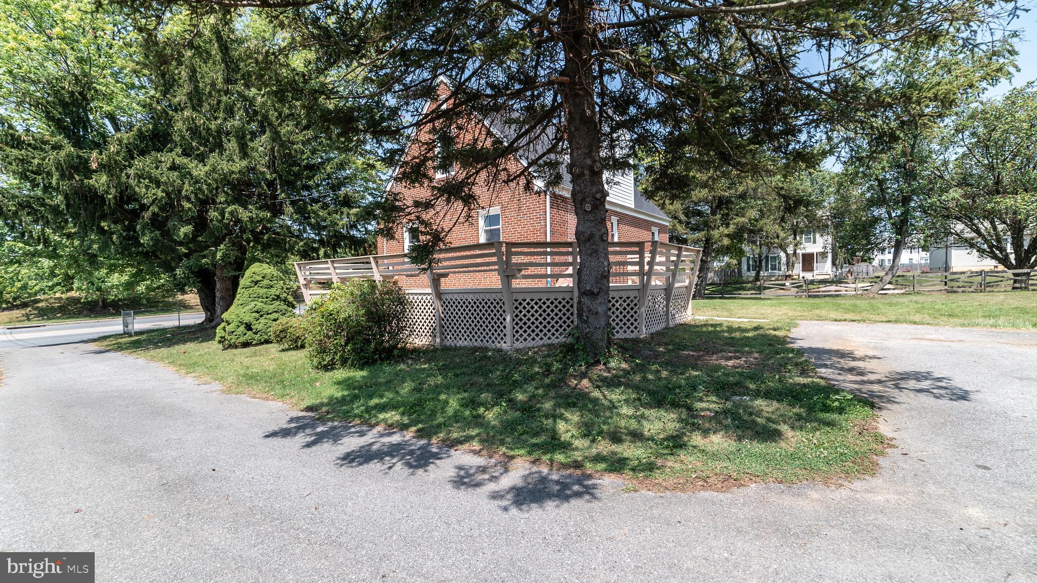 2403 North Rolling Road Baltimore, MD 21244 - Photo 4 of 31
