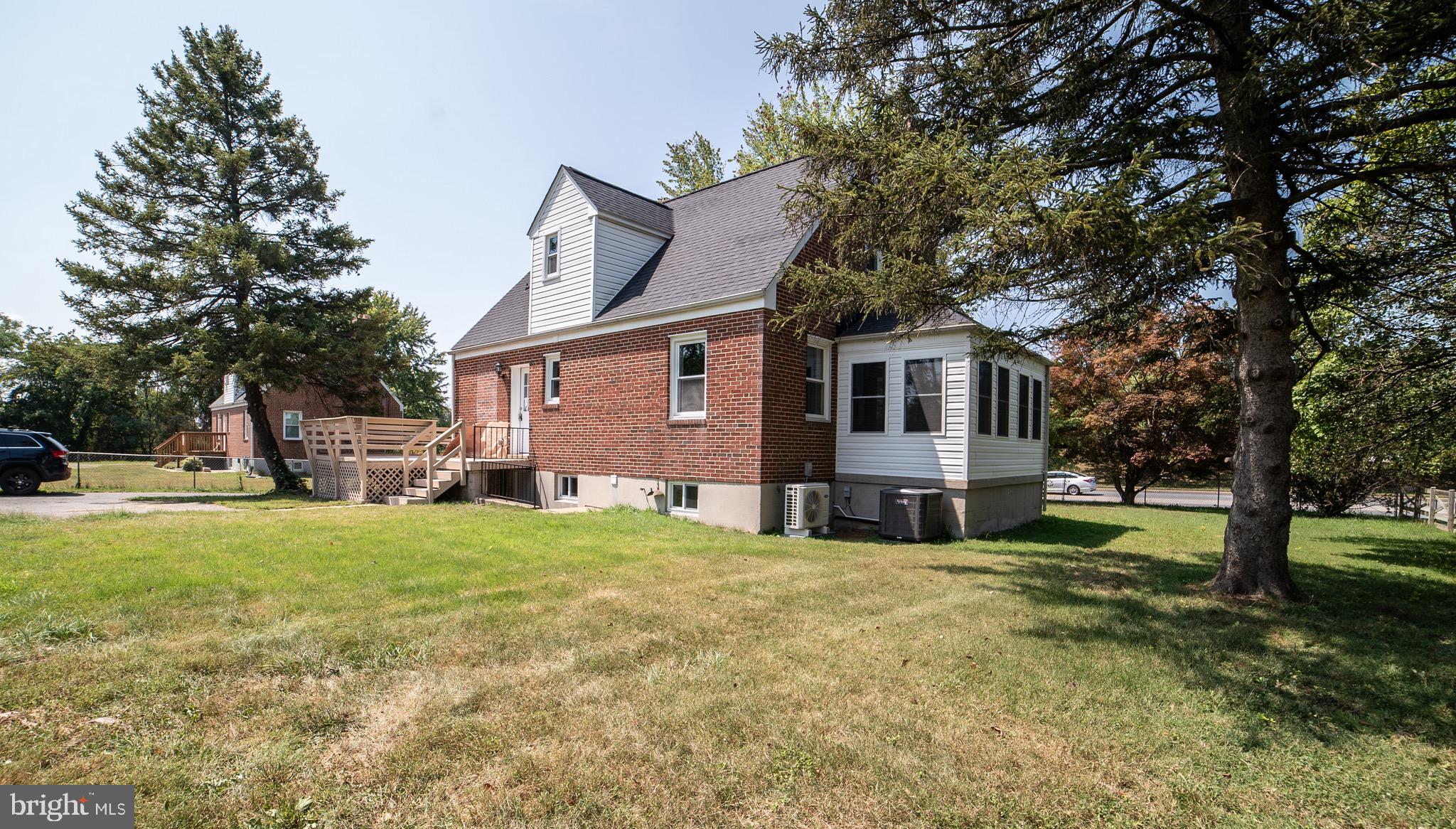 2403 North Rolling Road Baltimore, MD 21244 - Photo 7 of 31