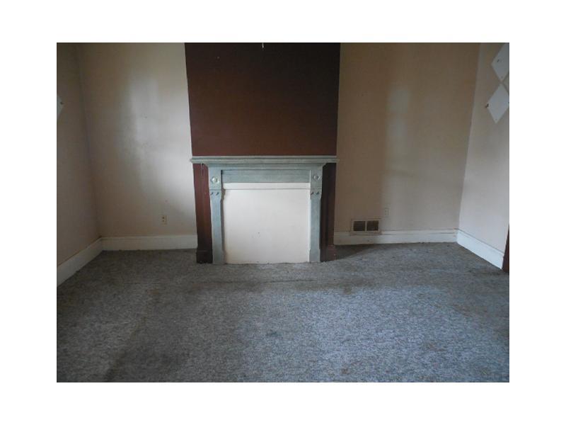 527 Stokes Avenue Braddock, PA 15104 - Photo 4 of 13 Living Room.