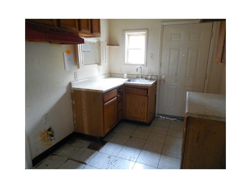 527 Stokes Avenue Braddock, PA 15104 - Photo 6 of 13 Kitchen.
