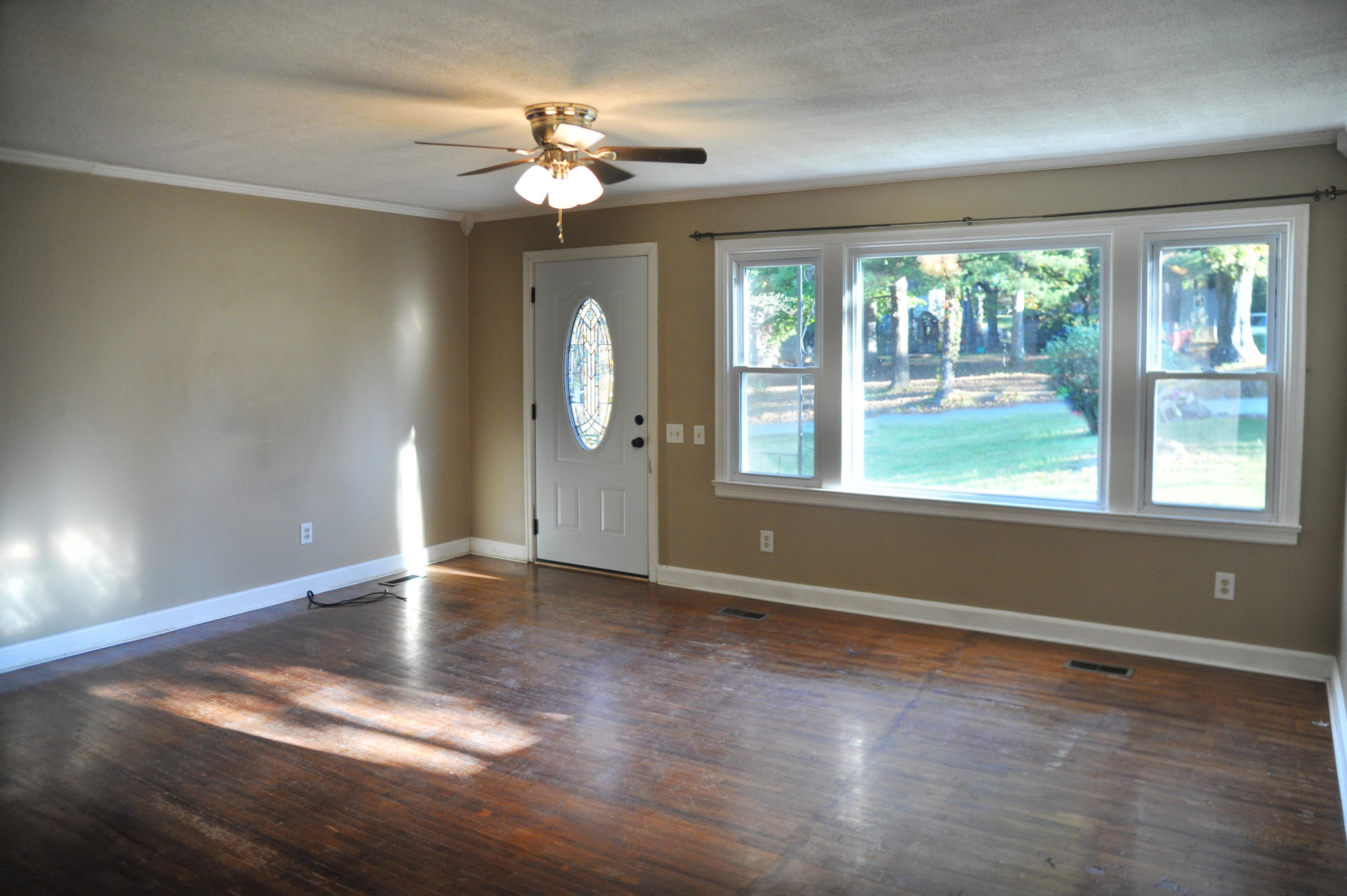 2014 Bittle Road Maryville, TN 37804 - Photo 3 of 9 Living room