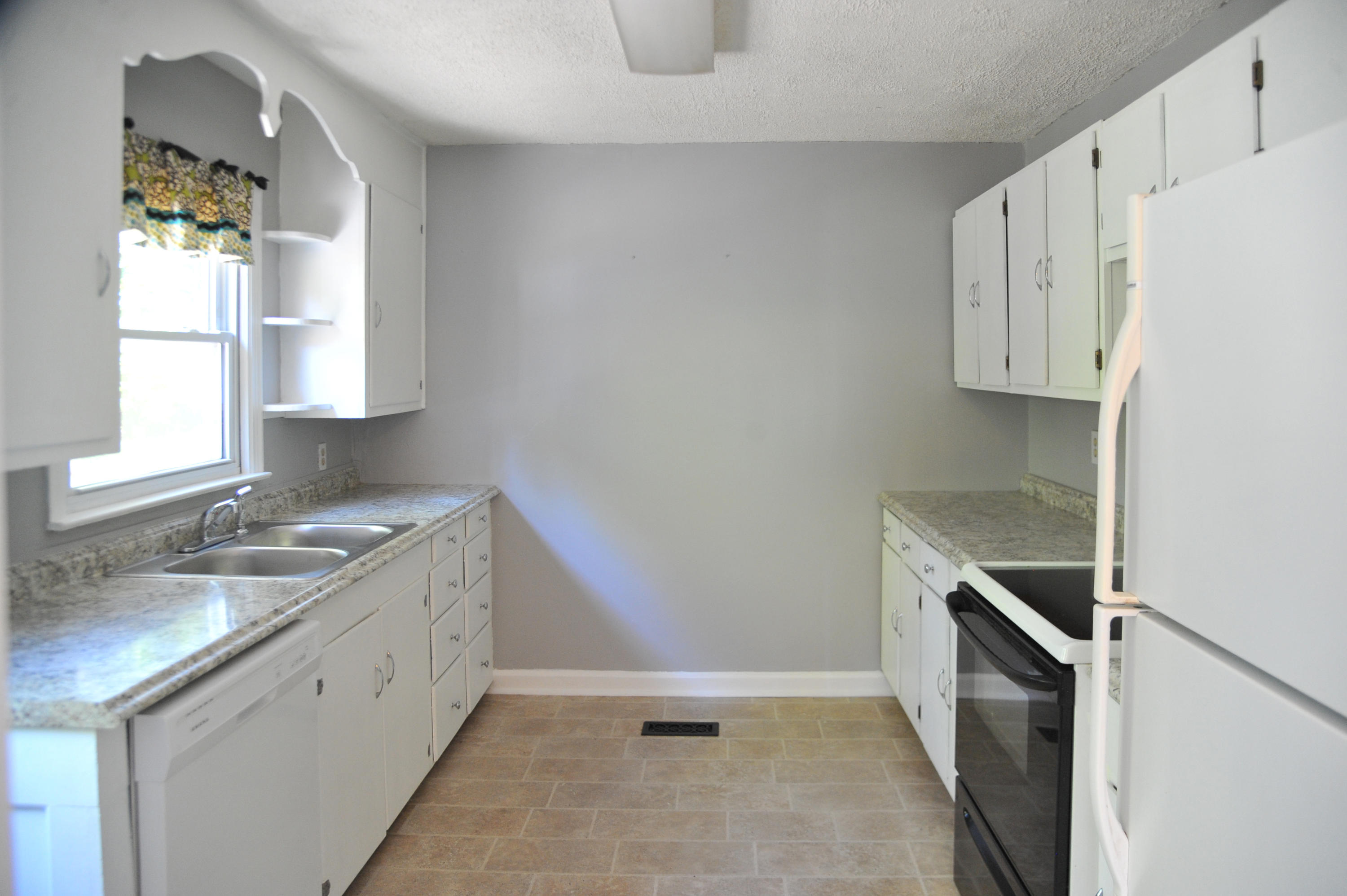 2014 Bittle Road Maryville, TN 37804 - Photo 4 of 9 Updated kitchen
