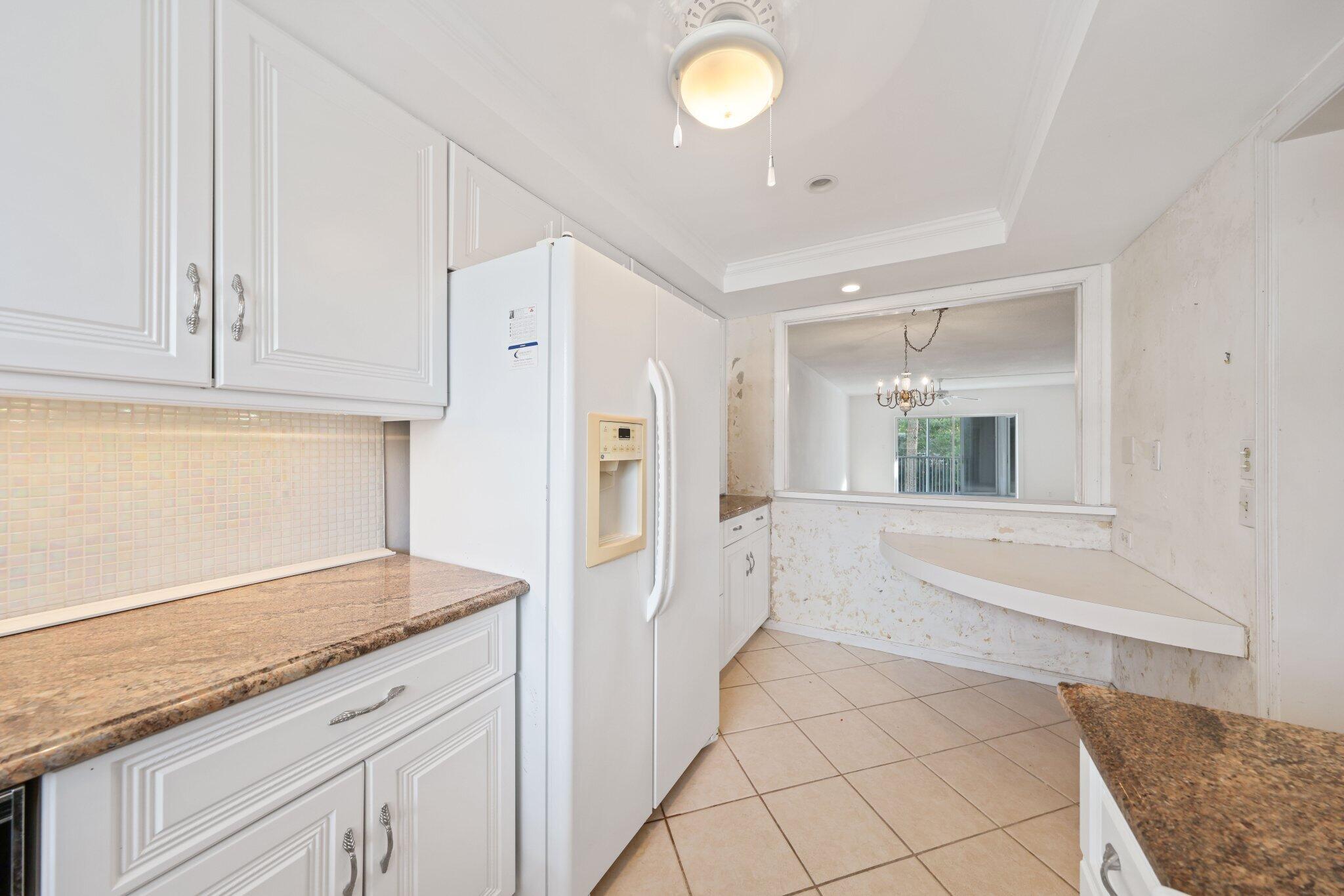 700 Harbour Drive, Unit 230 Boca Raton, FL 33431 - Photo 17 of 55 Kitchen