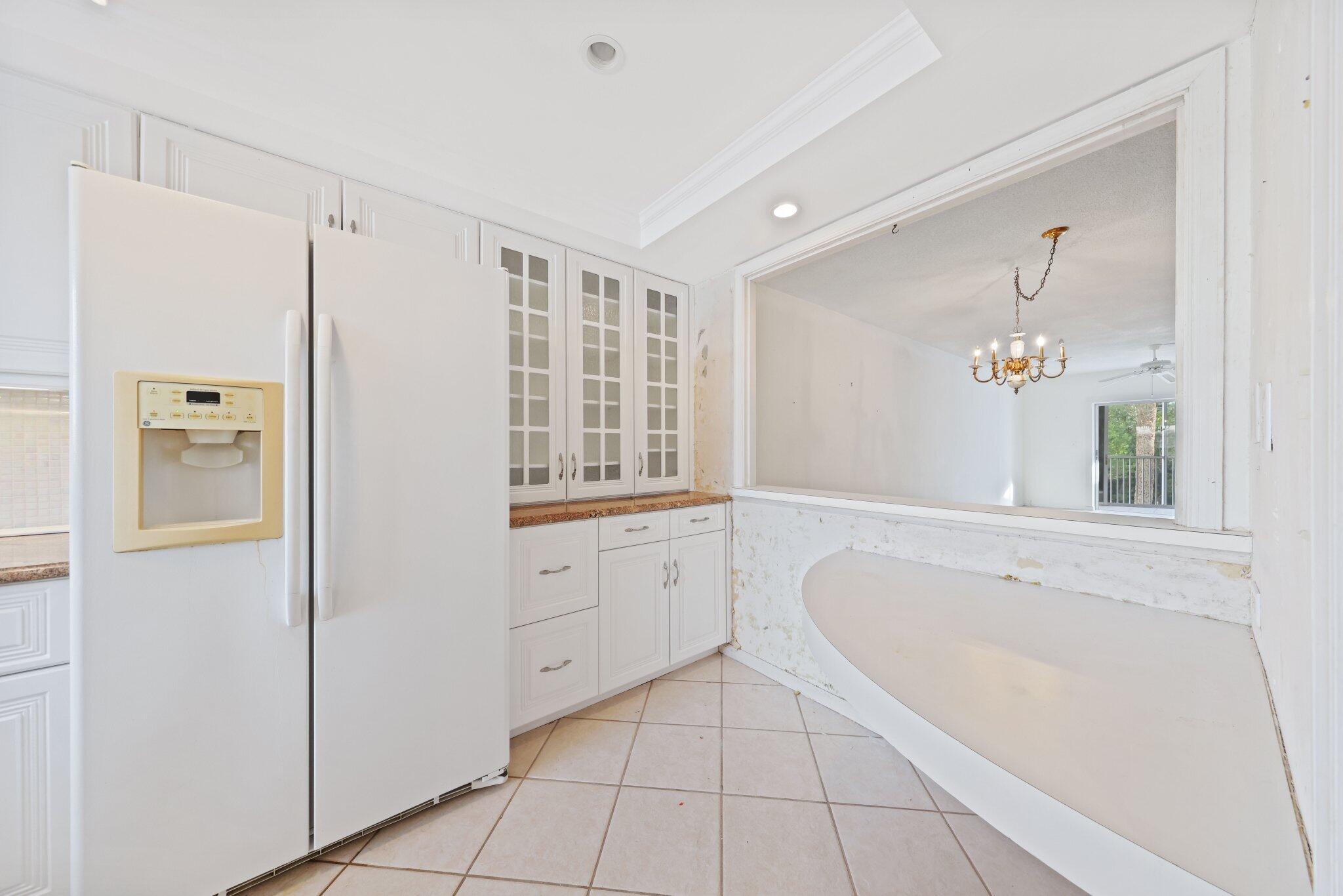 700 Harbour Drive, Unit 230 Boca Raton, FL 33431 - Photo 19 of 55 Kitchen