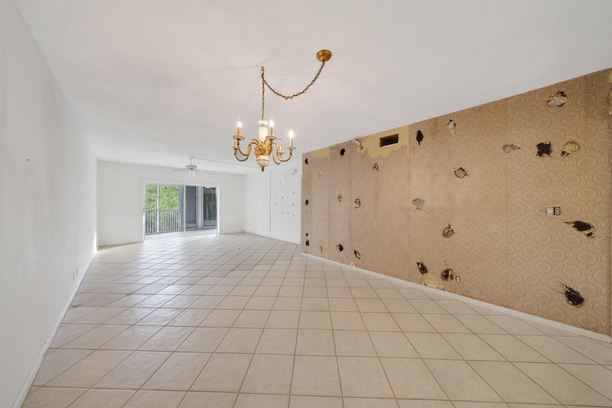 700 Harbour Drive, Unit 230 Boca Raton, FL 33431 - Photo 22 of 55 Living room