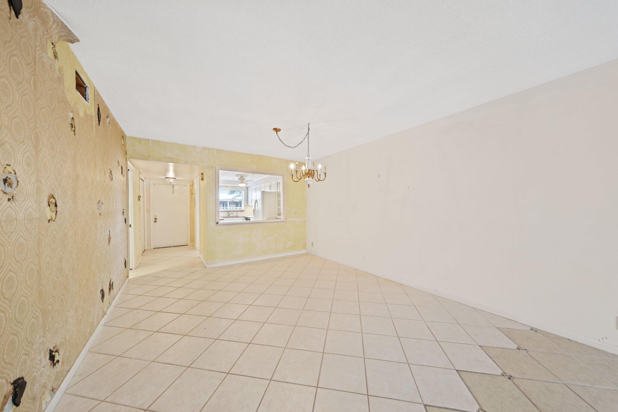 700 Harbour Drive, Unit 230 Boca Raton, FL 33431 - Photo 23 of 55 Living room