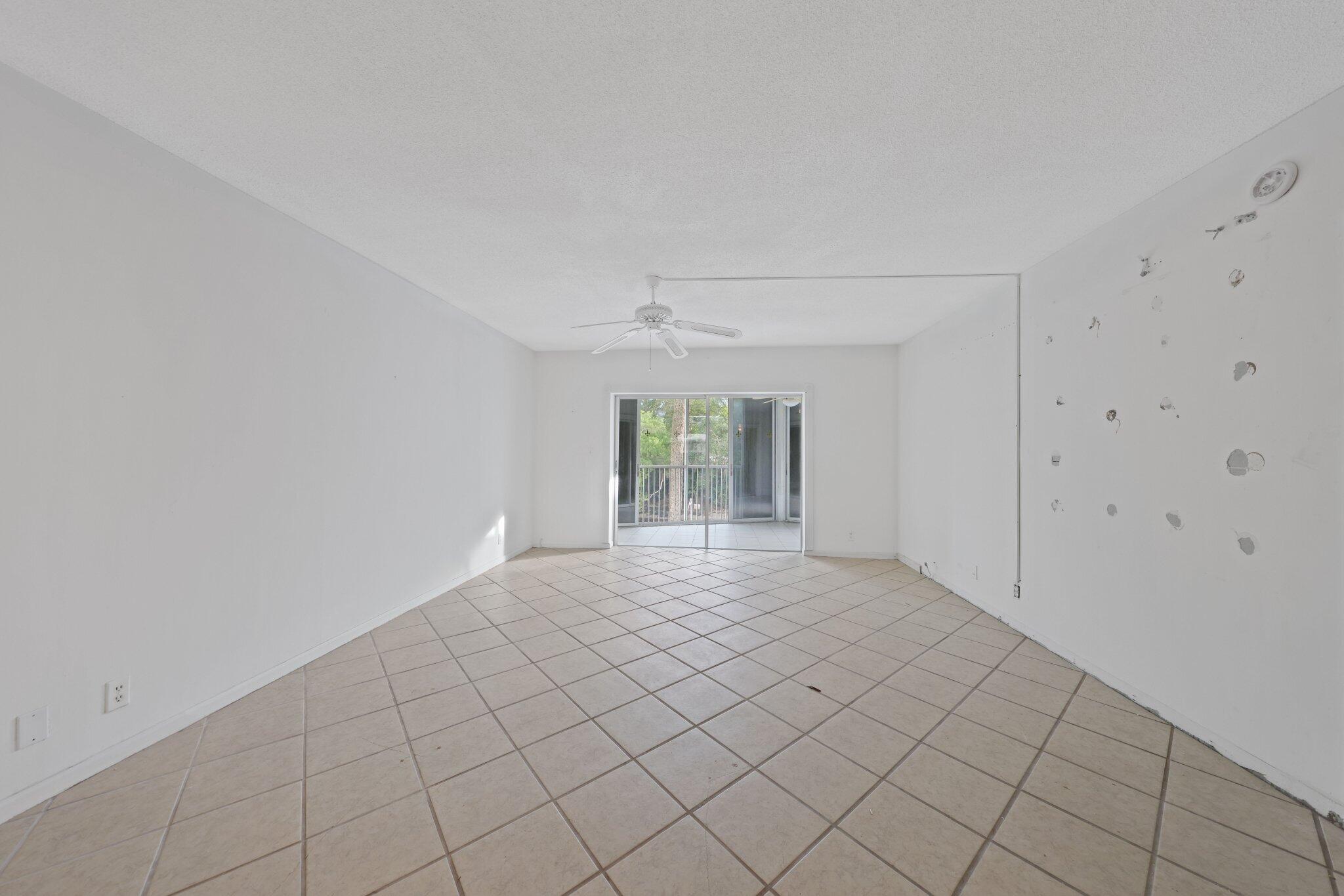 700 Harbour Drive, Unit 230 Boca Raton, FL 33431 - Photo 24 of 55 Living room