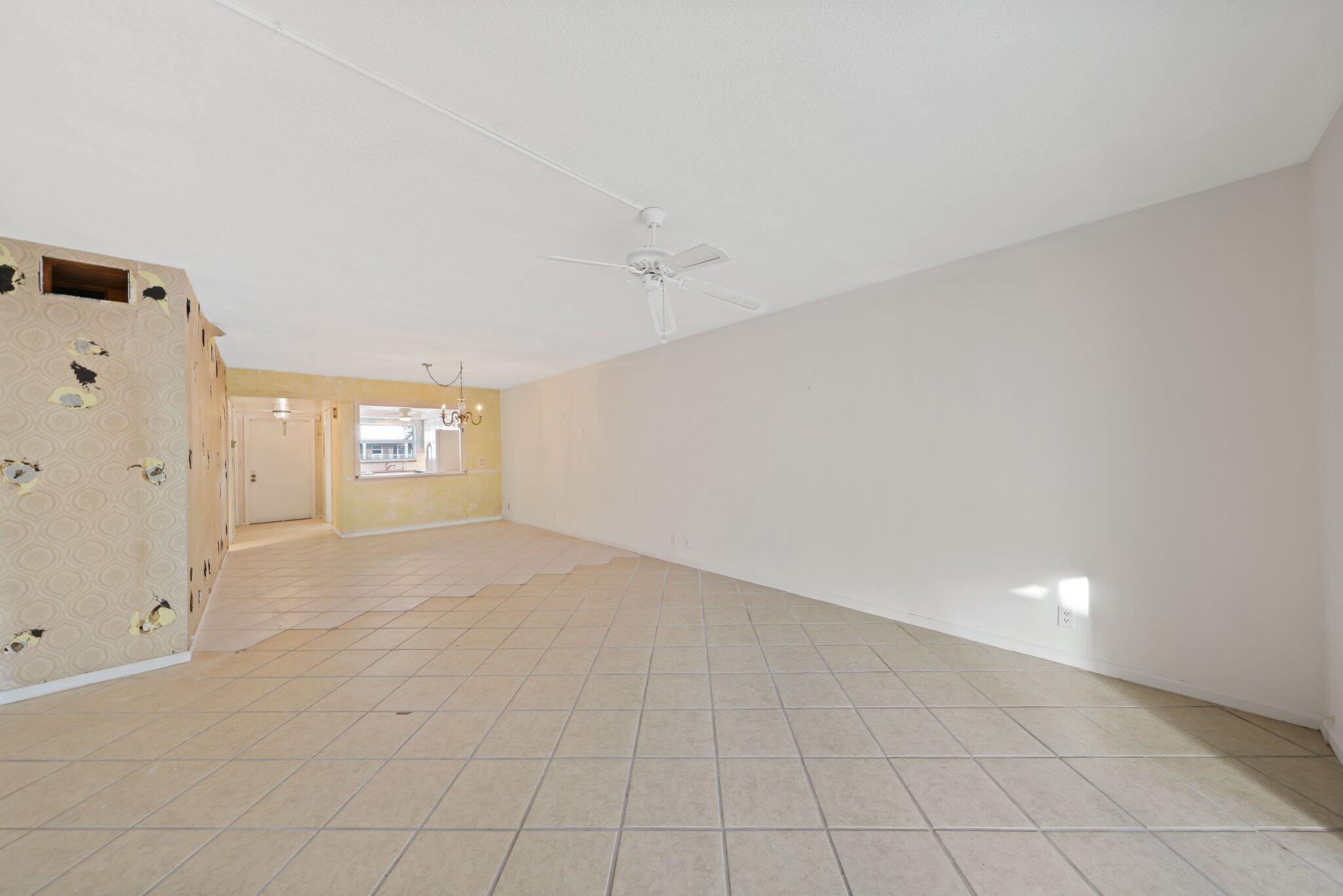 700 Harbour Drive, Unit 230 Boca Raton, FL 33431 - Photo 26 of 55 Living room