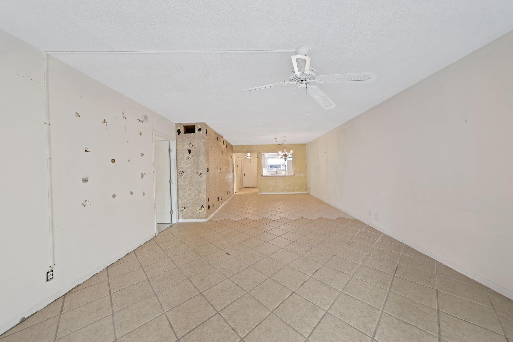 700 Harbour Drive, Unit 230 Boca Raton, FL 33431 - Photo 27 of 55 Living room