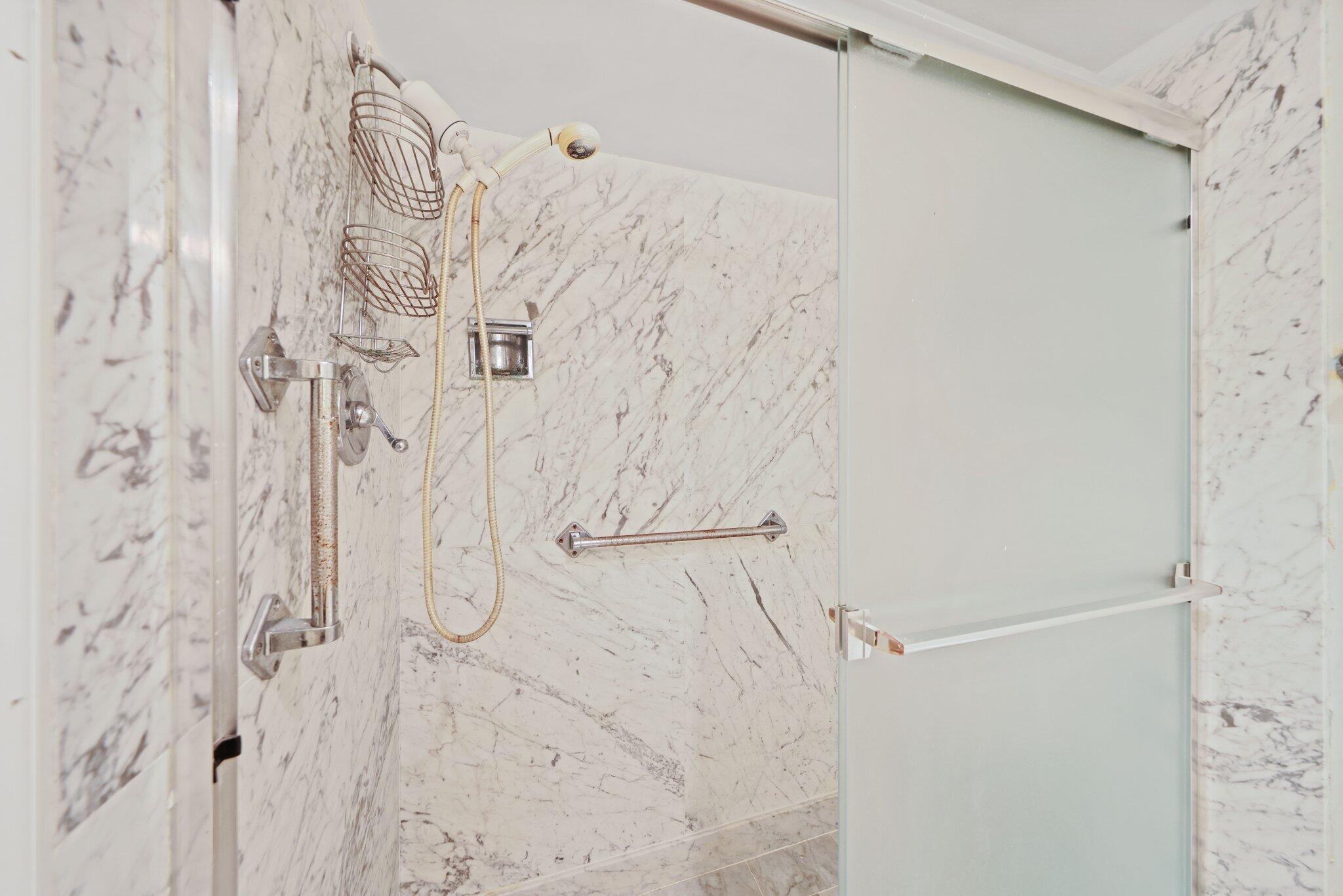 700 Harbour Drive, Unit 230 Boca Raton, FL 33431 - Photo 40 of 55 Bathroom 1
