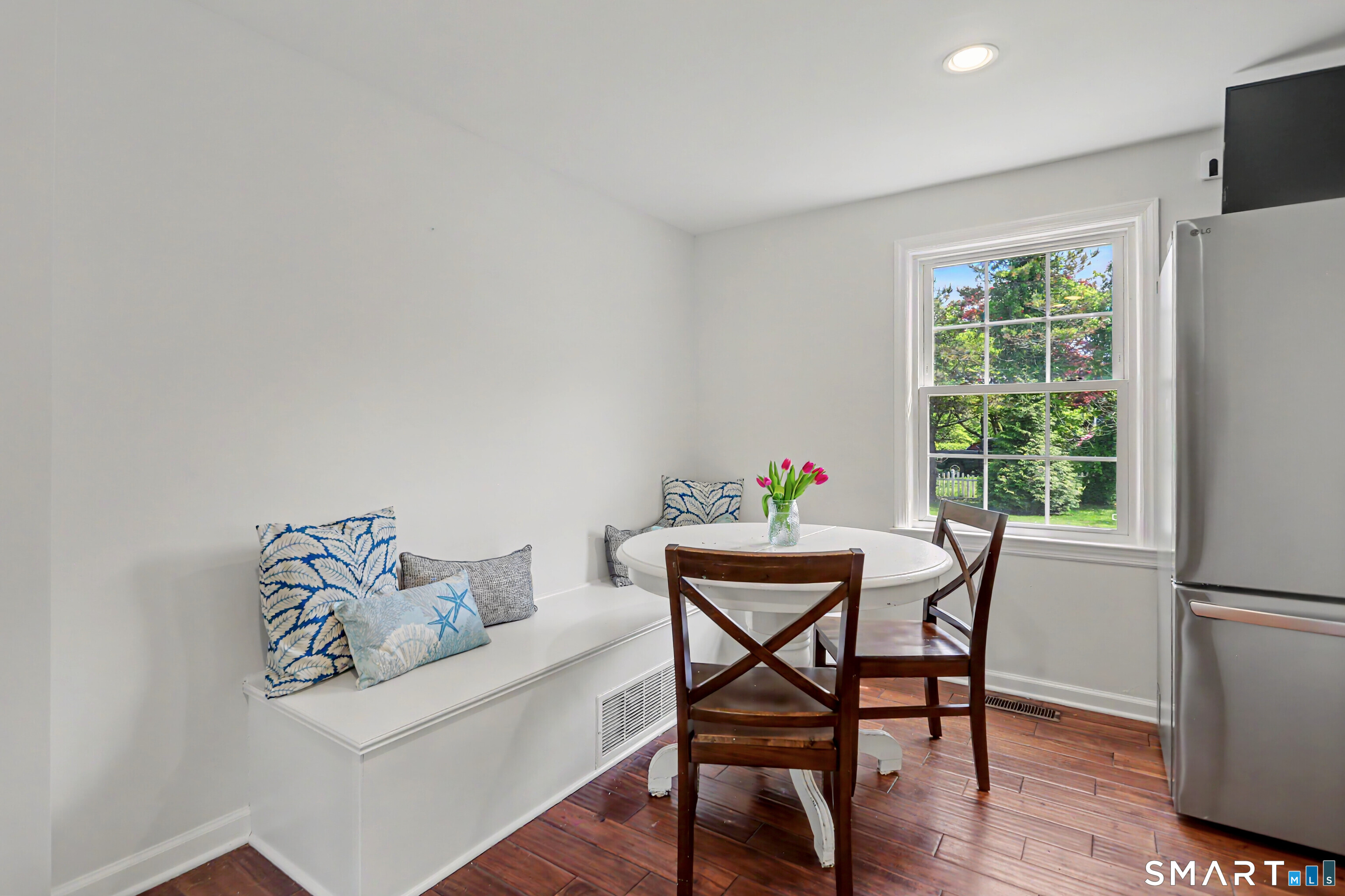 97 Ridgeview Avenue Trumbull, CT 06611 - Photo 12 of 34
