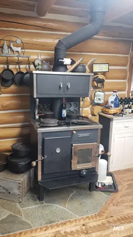 $995,000 | 112 Three Forks Road, Kamiah, ID 83536