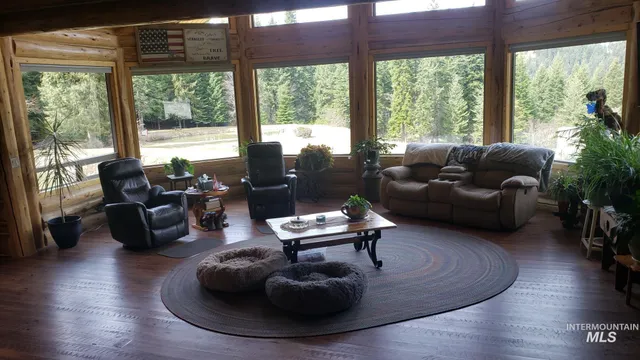 $995,000 | 112 Three Forks Road, Kamiah, ID 83536