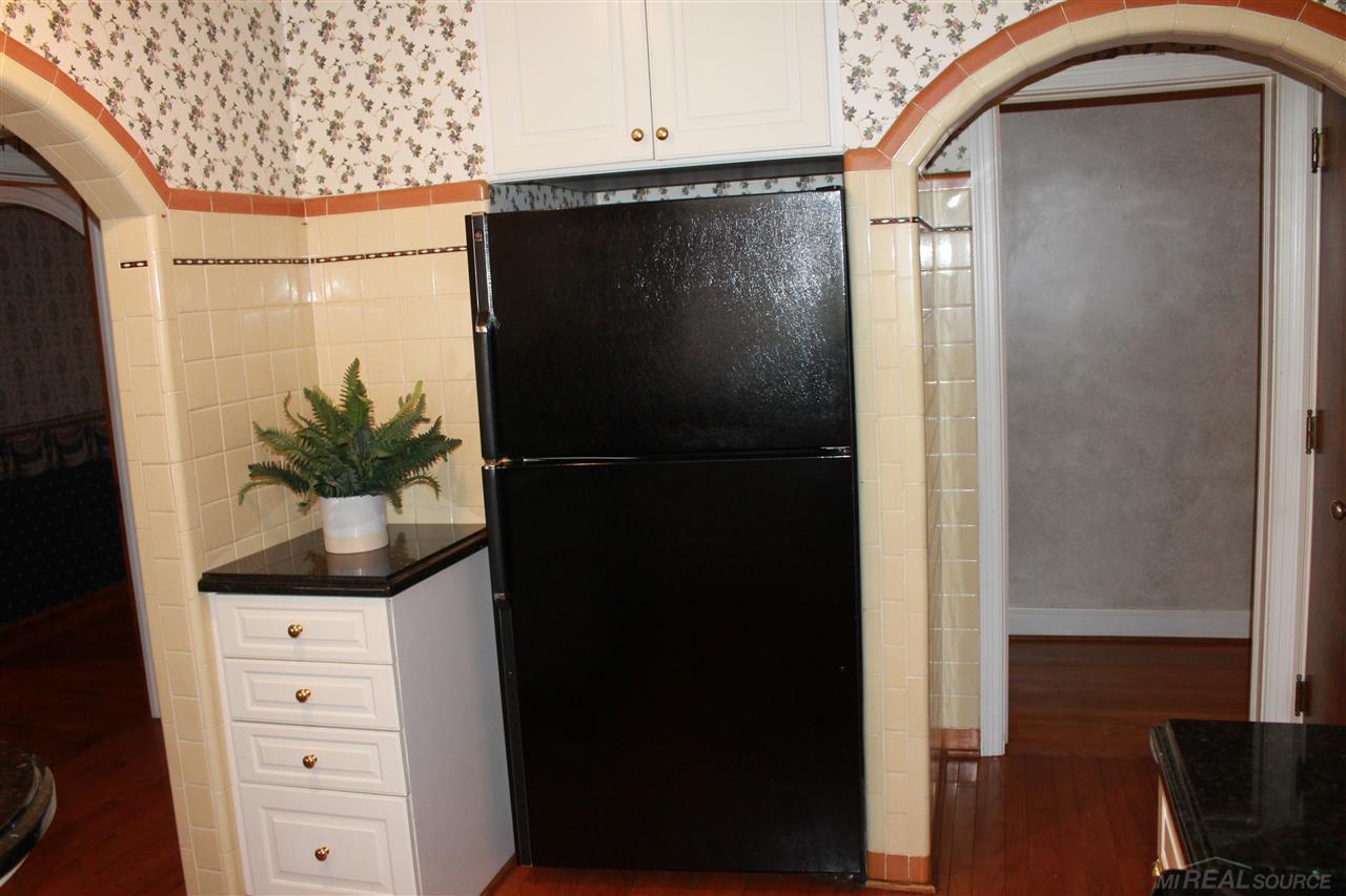 796-798 Trombley Road Grosse Pointe, MI 48230 - Photo 28 of 54 31303729-27.JPG