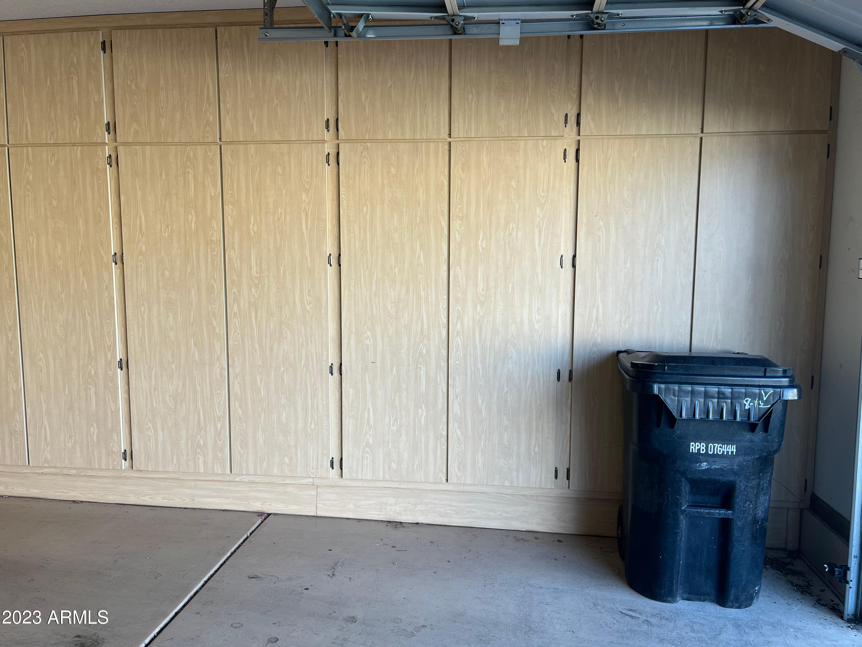 1360 East Brown Road, Unit 30 Mesa, AZ 85203 - Photo 32 of 37 Loads of Cabinets