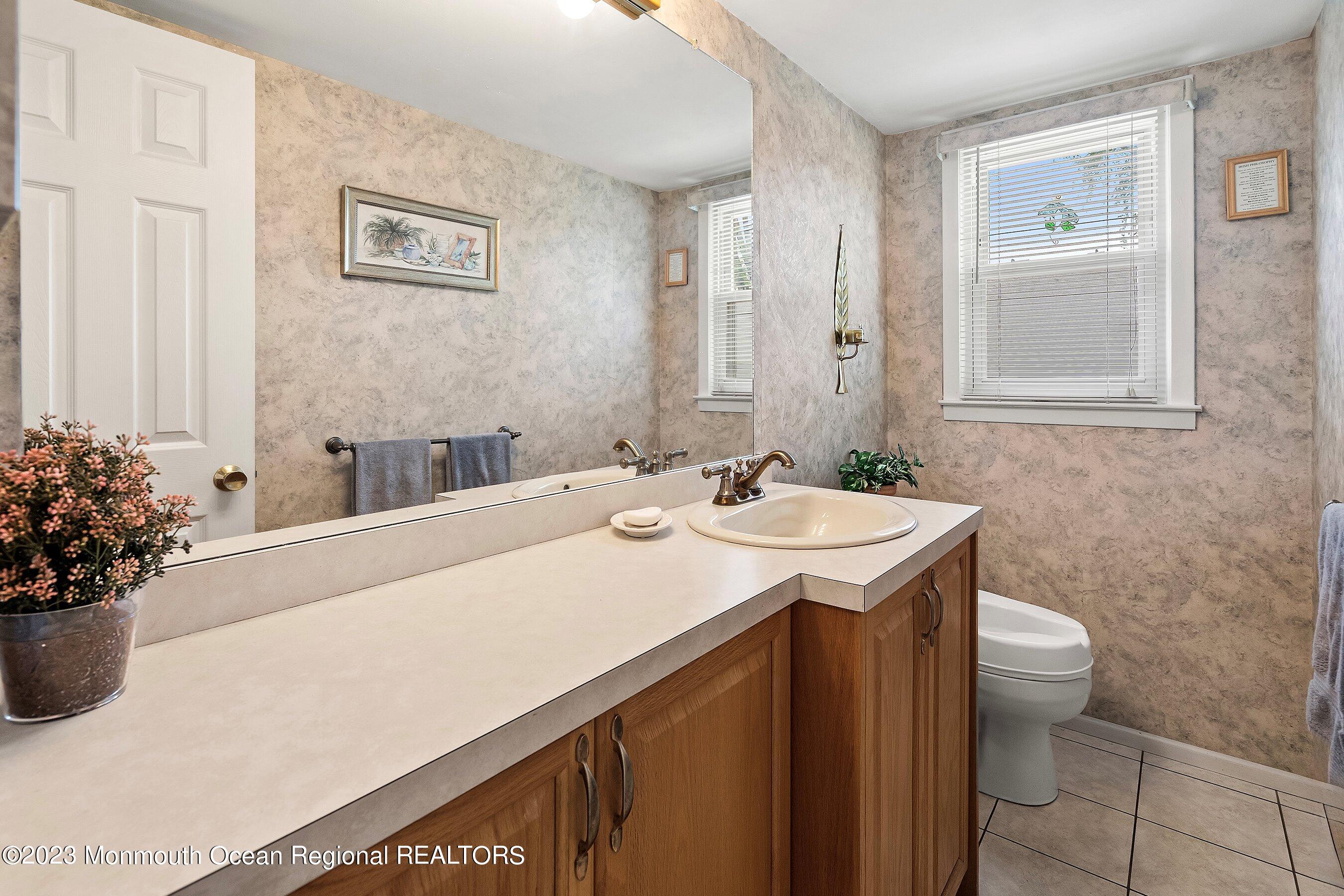 19 Eliot Road Manalapan, NJ 07726 - Photo 19 of 29 19-Powder 1