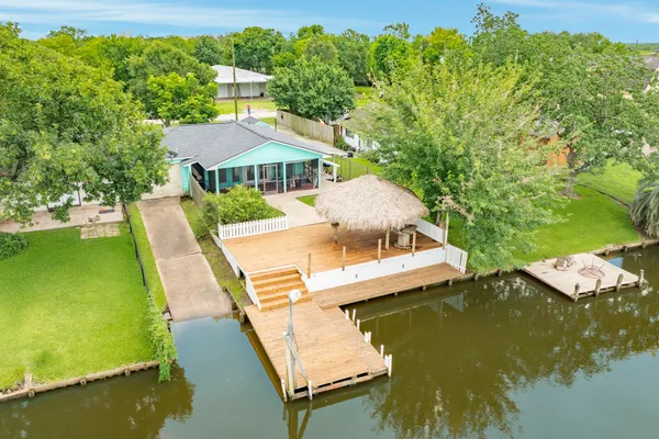 $199,900 | 127 Bastrop Bayou Drive, Angleton, TX 77515