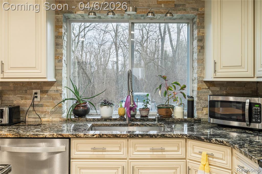 15701 Middlebelt Road Romulus, MI 48174 - Photo 18 of 32