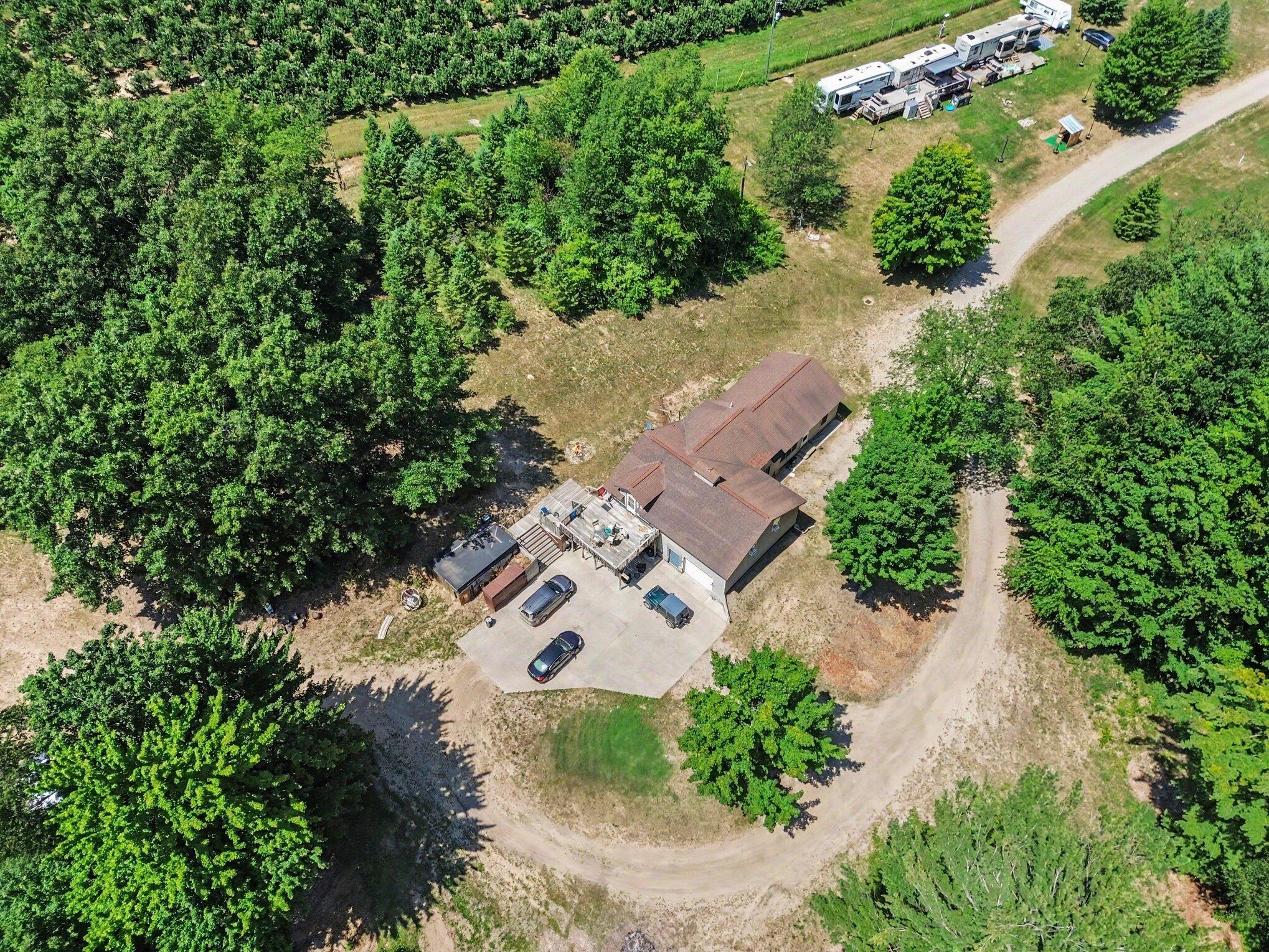 6749 West Taylor Road Mears, MI 49436 - Photo 1 of 105 038_file_2543