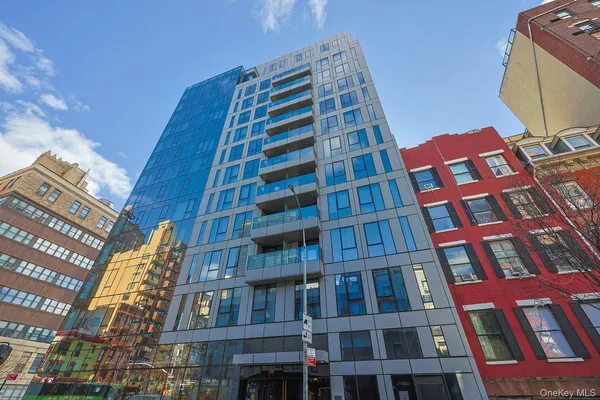 $1,095,000 | 300 West 30th Street, Unit 4D | Chelsea